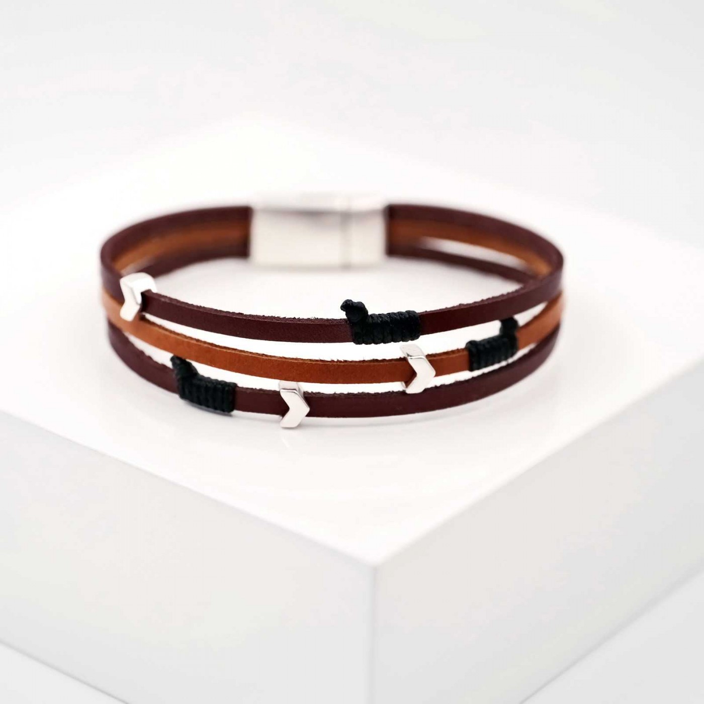 Men's leather bracelet