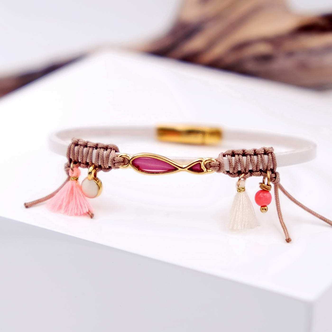 Leather bracelet with vitraux glass — Bracelets from Toolittle — additional view 3