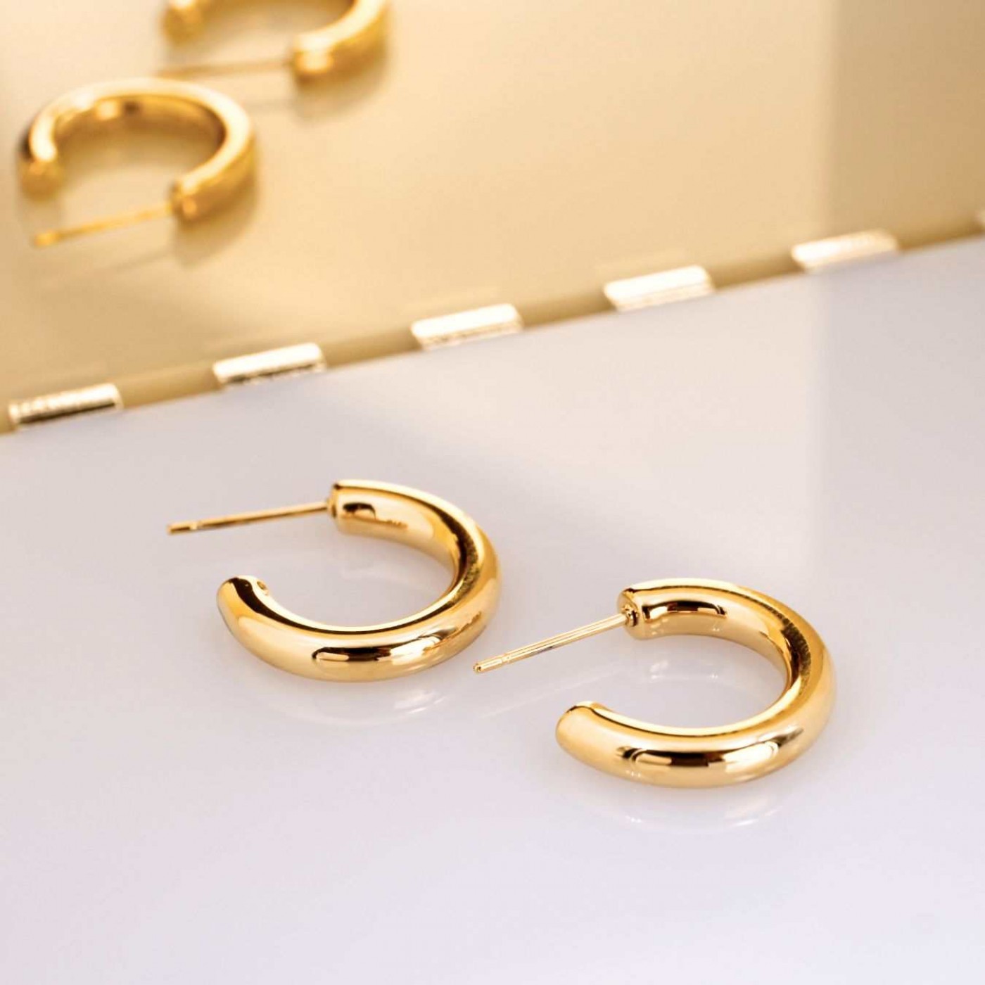 Gold-Plated Hoop Earrings – Elegant Essentials