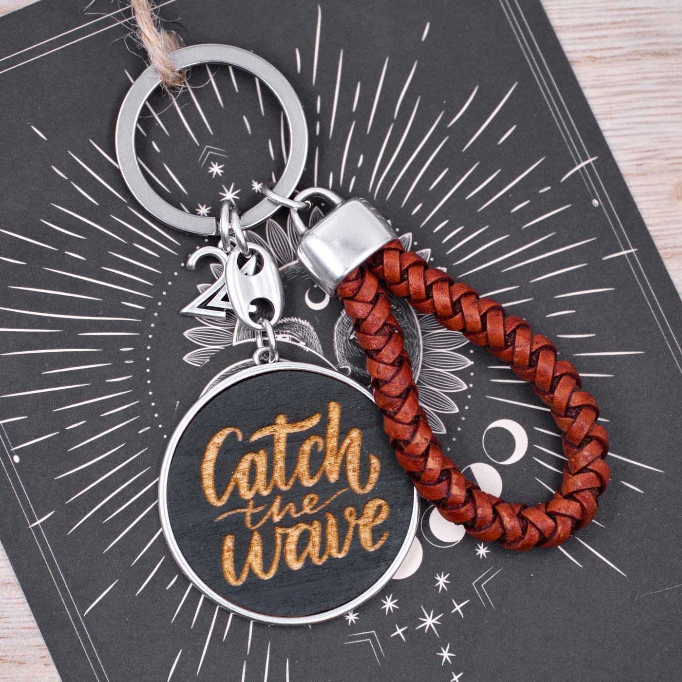 Catch the Wave: Men's 2026 Lucky Charm Keychain