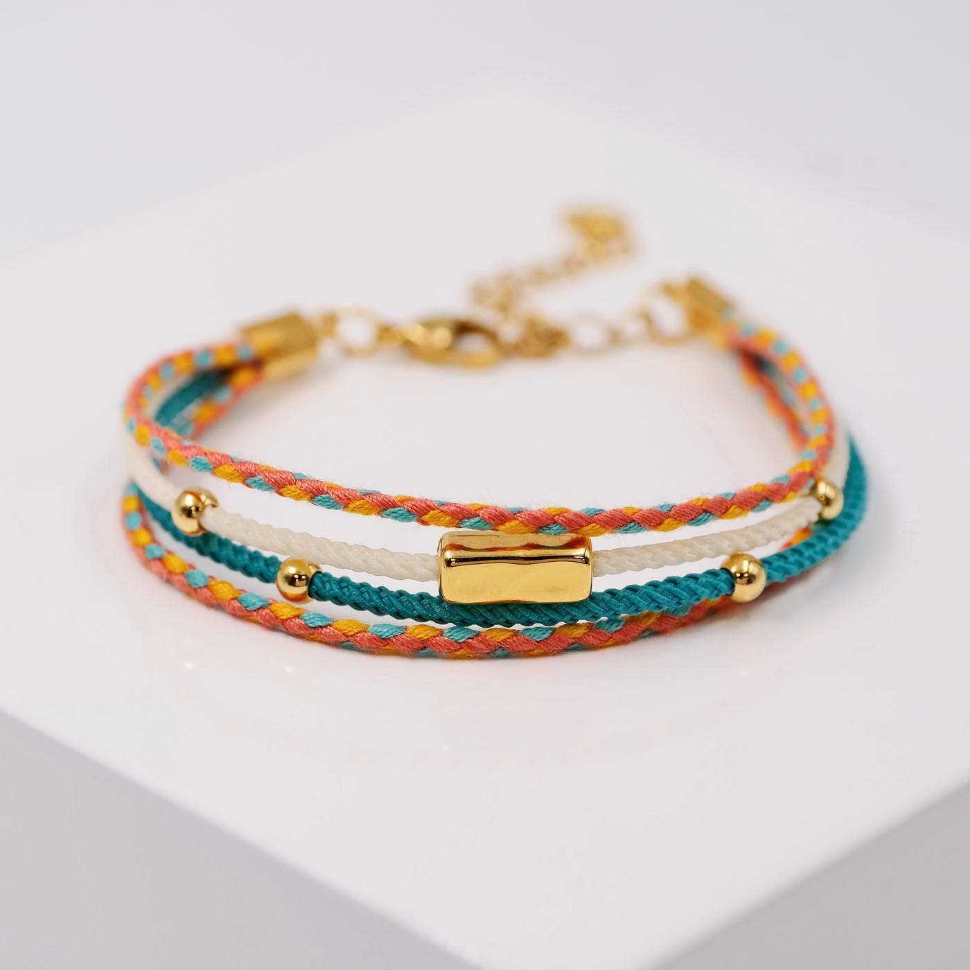 Bracelet made of cotton cords
