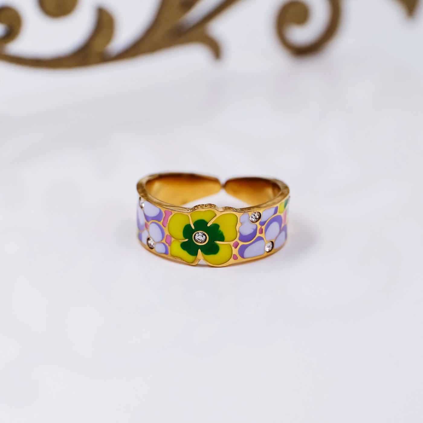 Stainless steel ring with enamel