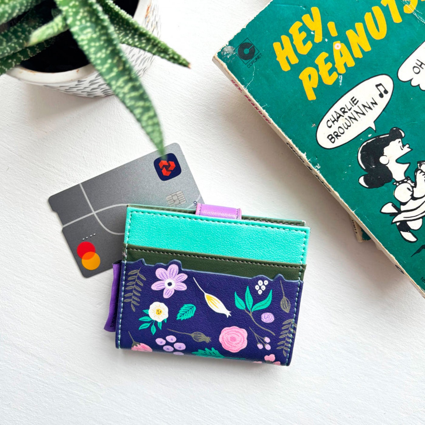 In Bloom Foldover Cardholder | Peanuts Range — Bags & purses from Toolittle — additional view 4