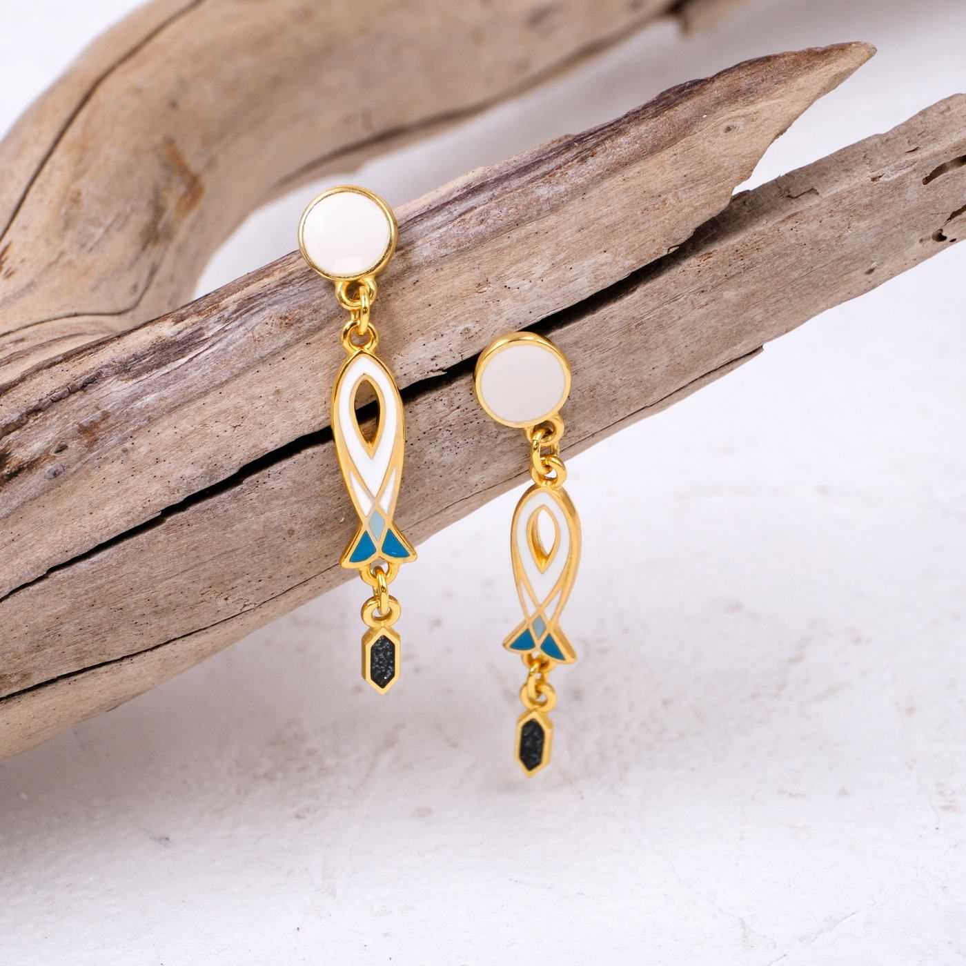 Fish shaped earrings with enamel