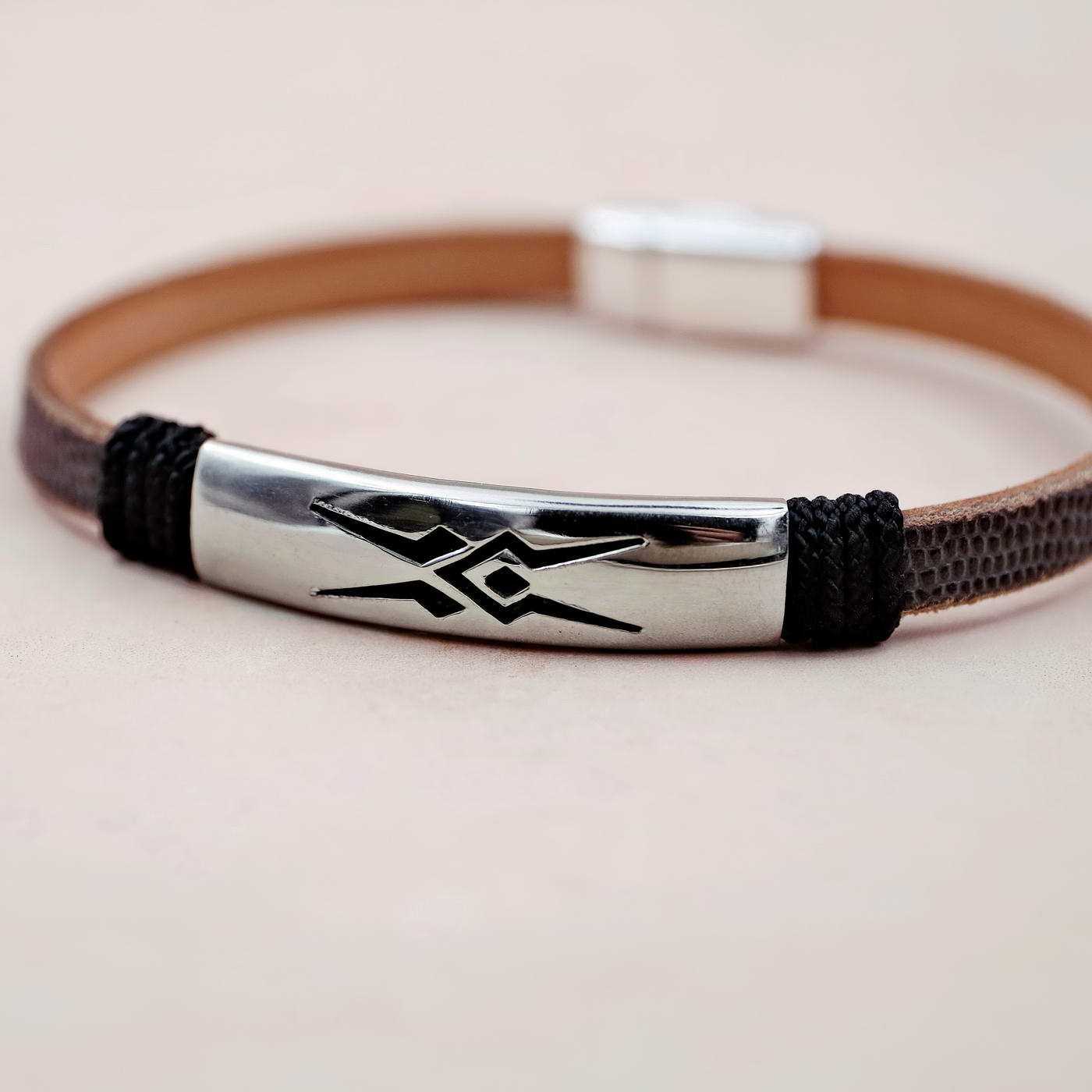Men's leather bracelet