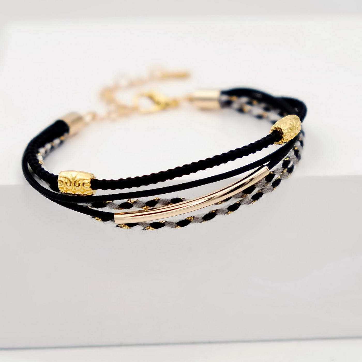Bracelet made of cotton cords — Bracelets from Toolittle — additional view 3