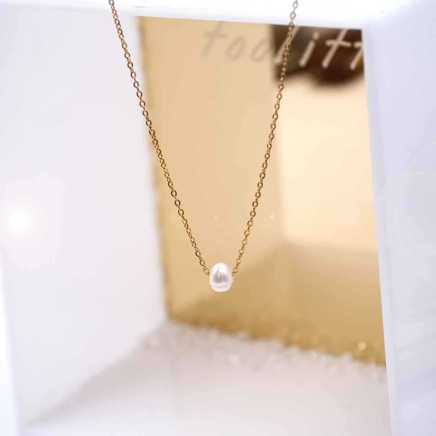 Inox short pearl necklace