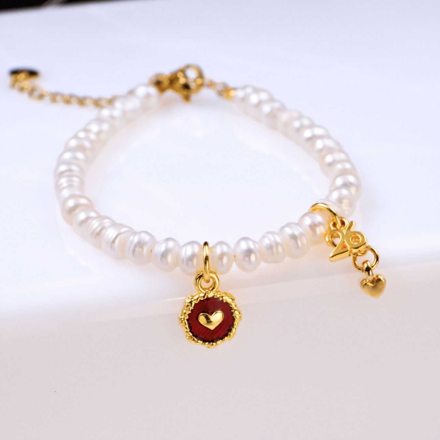 Lucky Bracelet - Fresh Water Pearls & Metal Heart